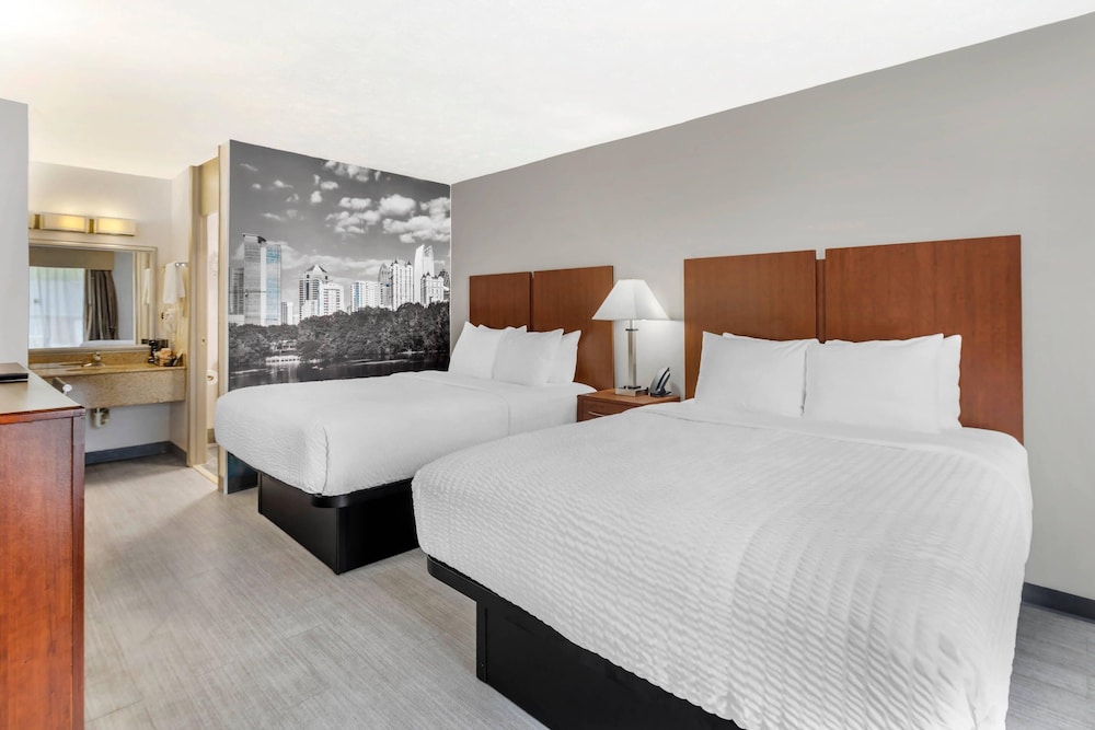 Standard Room, 2 Queen Beds, Smoking photo 3
