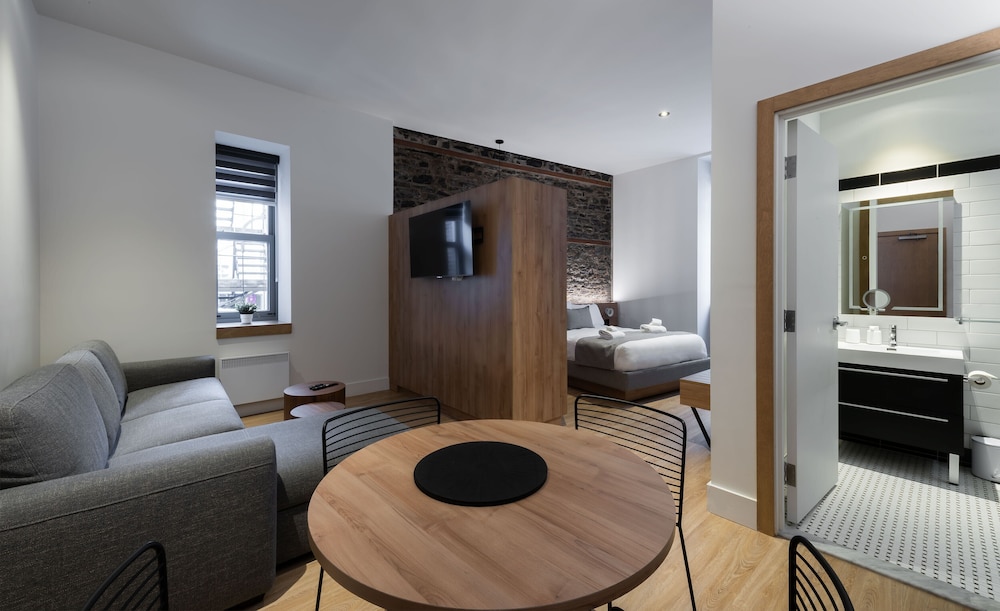 Premium Apartment thumbnail 6