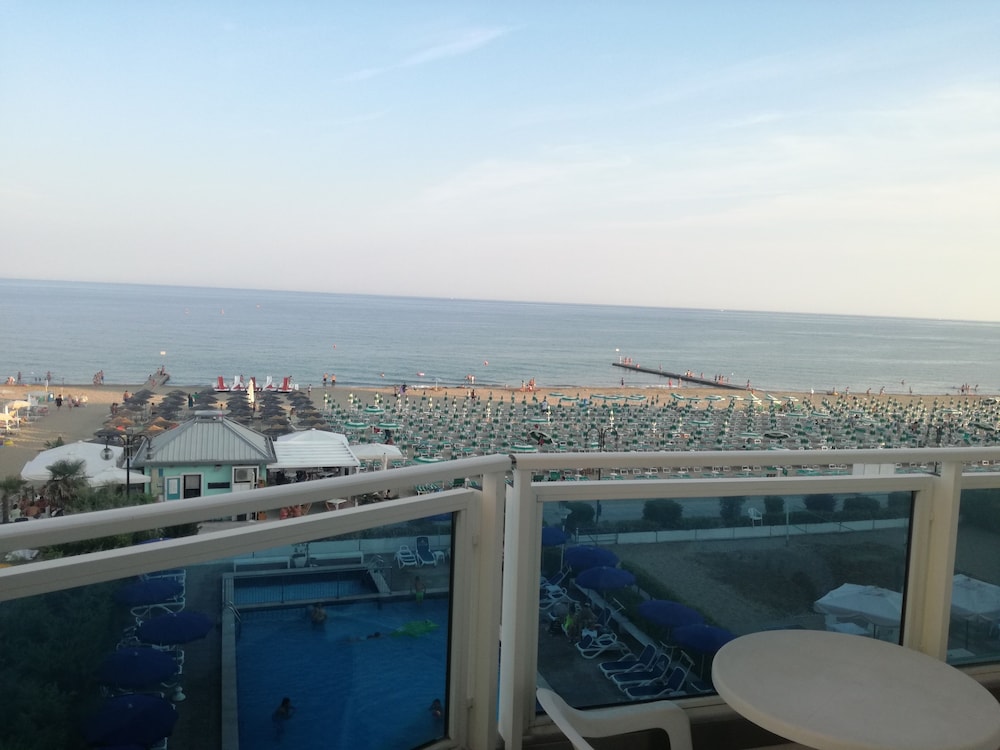 Triple Room, Balcony, Sea View photo 2