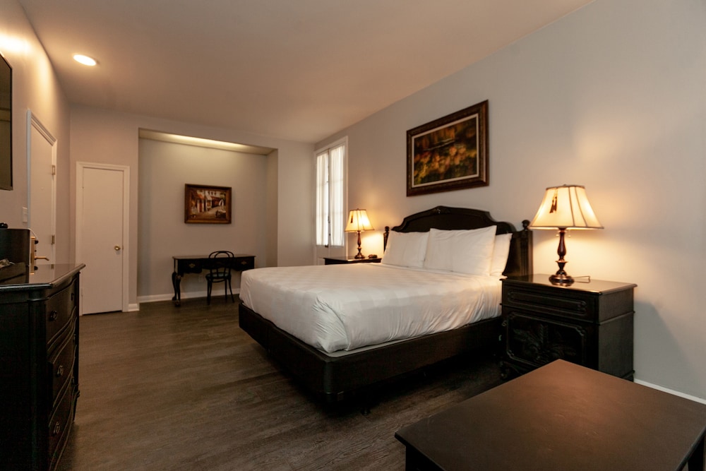 Comfort Studio Suite, 1 King Bed photo 1