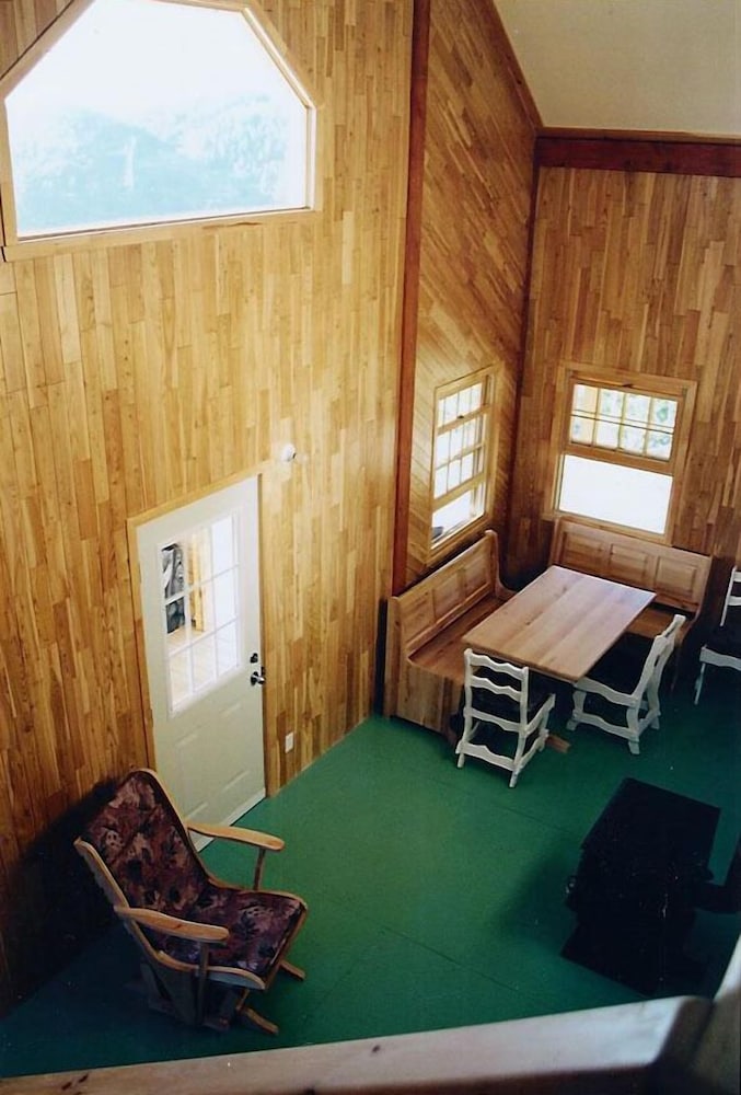 Classic Chalet, 2 Bedrooms photo 2