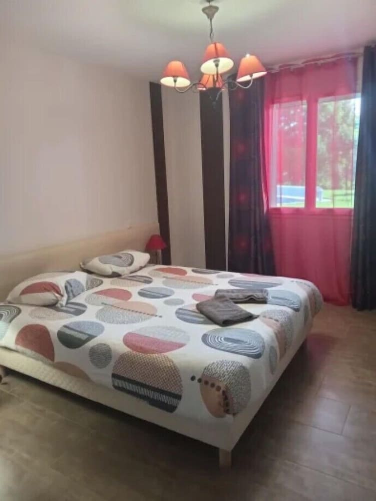 Basic Room, Pool View