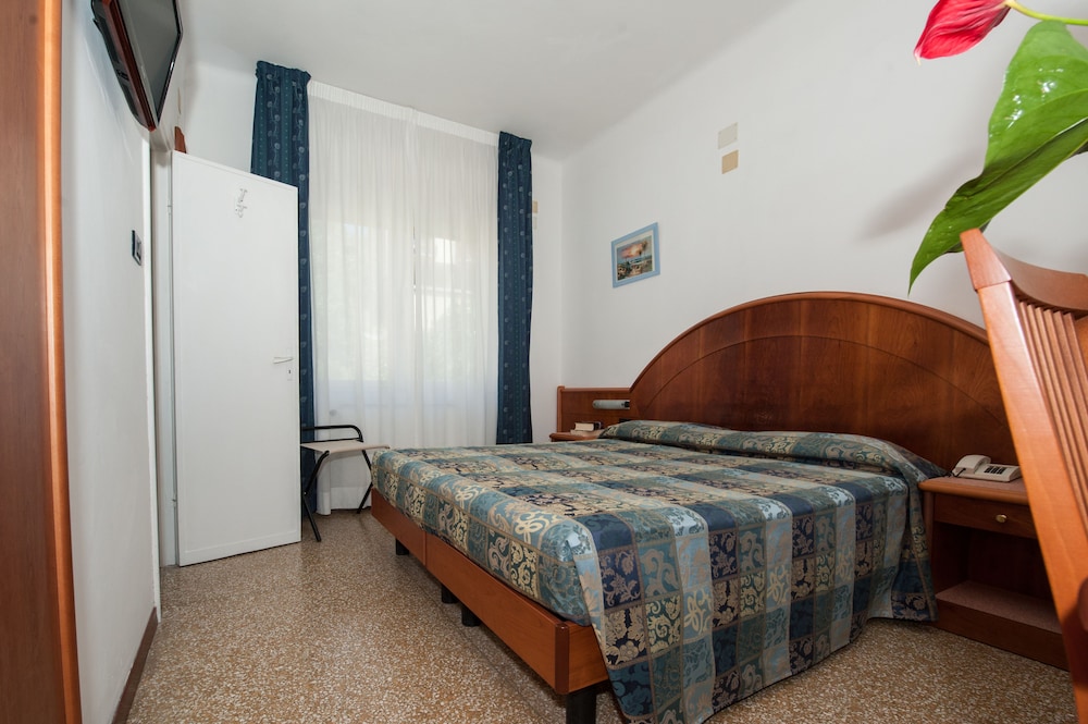 Double Or Twin Room photo 1