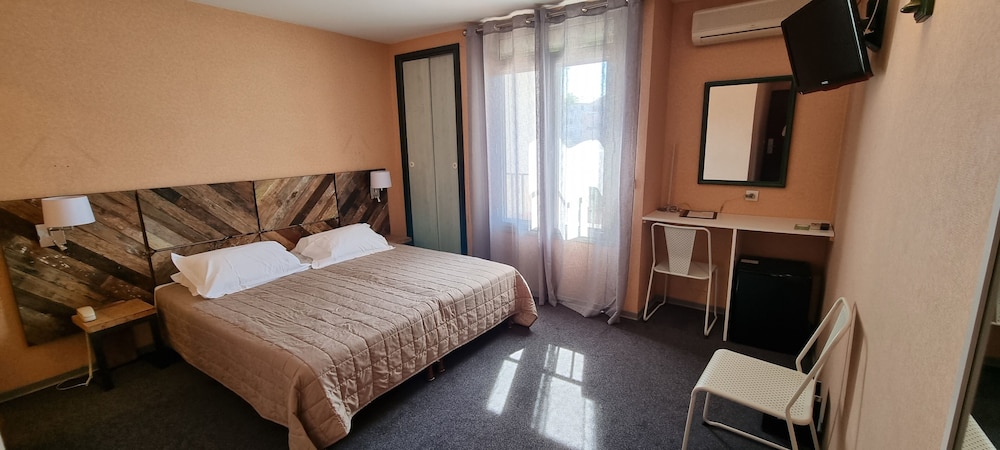 Standard Double or Twin Room - Photo 3