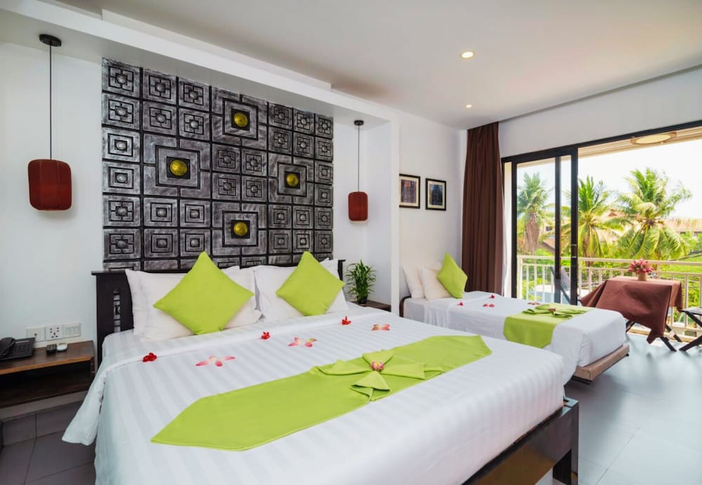 Deluxe Family Balcony With Pool View