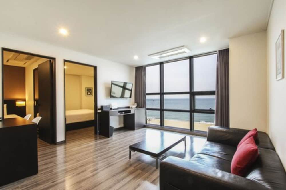 Family Suite with Living Room photo 1