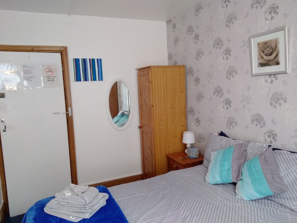 Double Room, Shared Bathroom (Room 3) photo 3