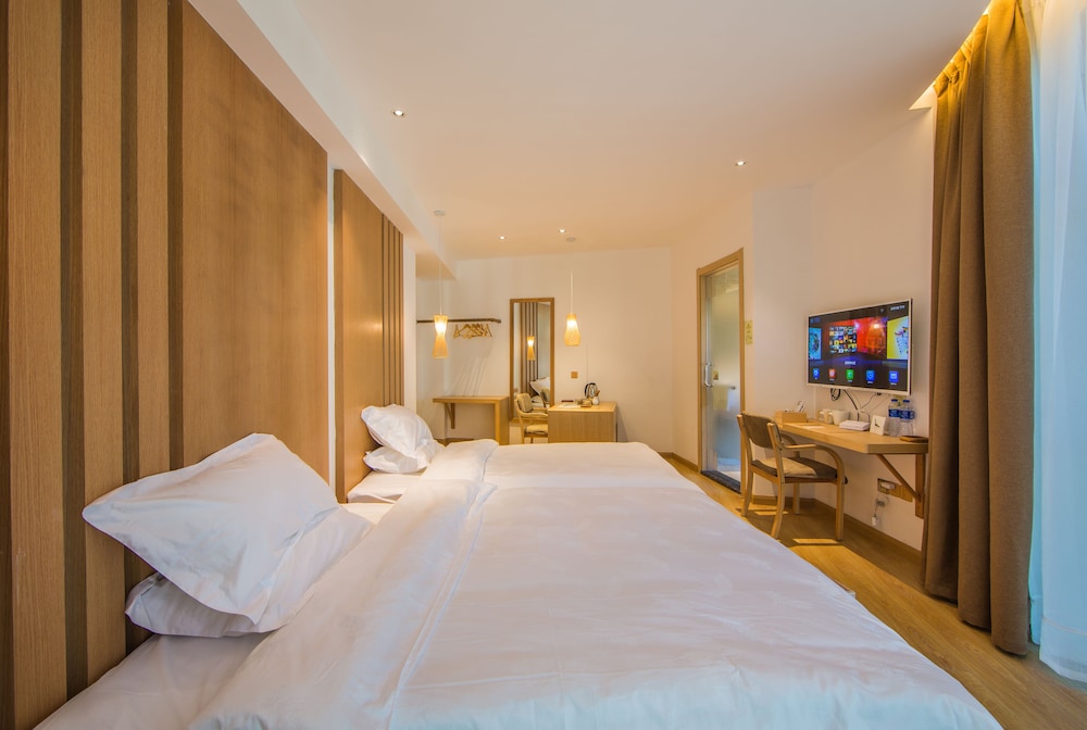 Family Room (Standard)