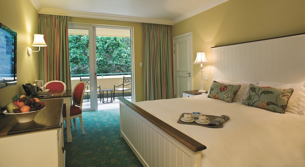 Garden Facing Luxury King Room photo 3