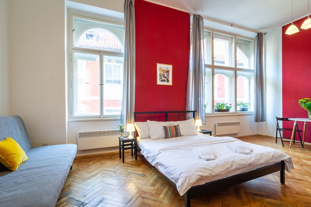 Family Studio, 1 Queen Bed with Sofa bed, Kitchenette, Courtyard View