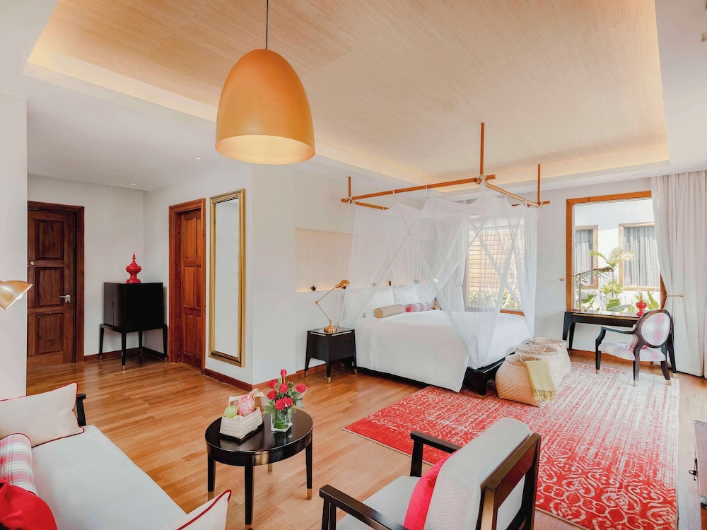 Luxury Room, 1 King Bed, Garden View