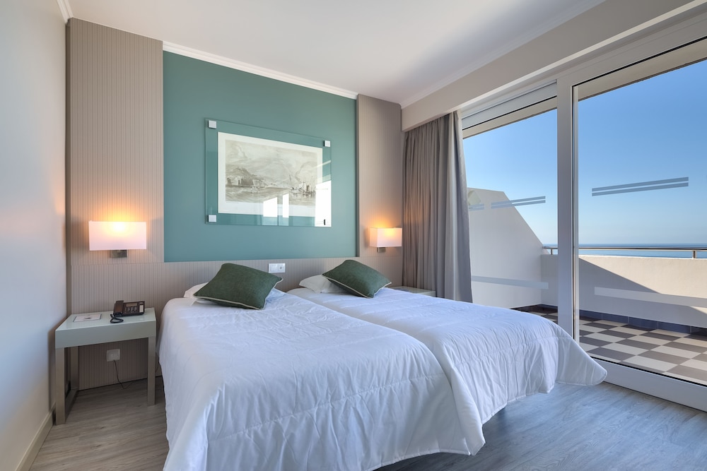 Deluxe Double or Twin Room, Ocean View (Single Use) - Photo 9