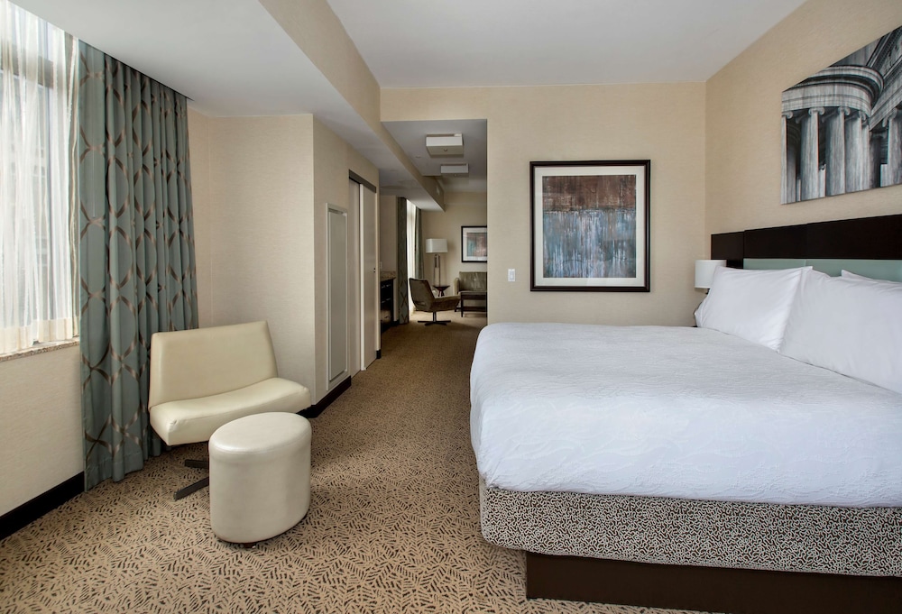 Junior Suite, 1 King Bed, Accessible (Hearing) photo 2
