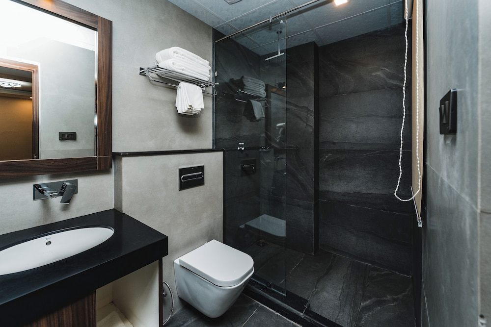 Deluxe Suite, City View photo 2