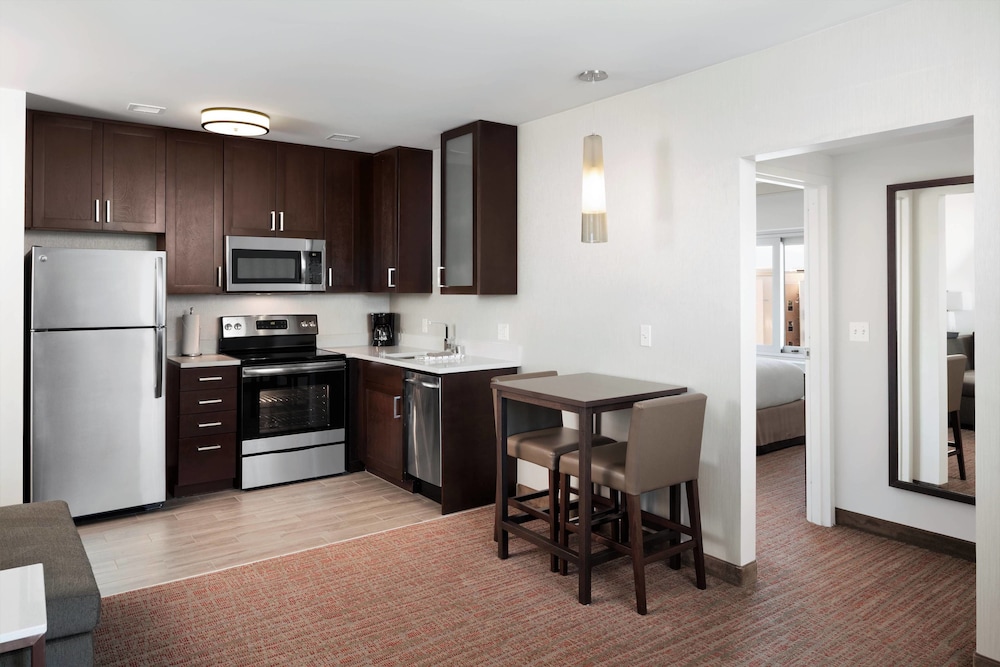 Suite, 1 Bedroom (Mobility Accessible, Roll-In Shower) photo 2