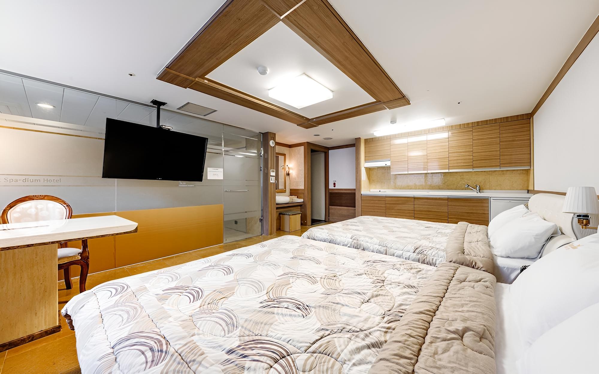 Room (*Family bath - Spa Executive Special )