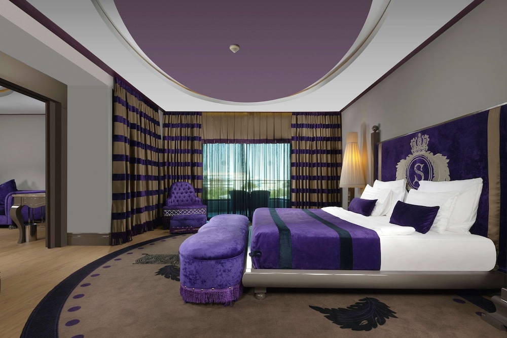Premium Suite thumbnail 6