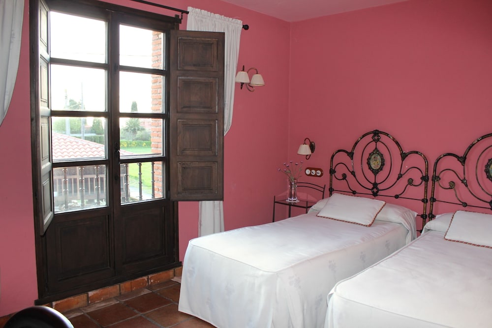 Standard Double or Twin Room - Photo 4