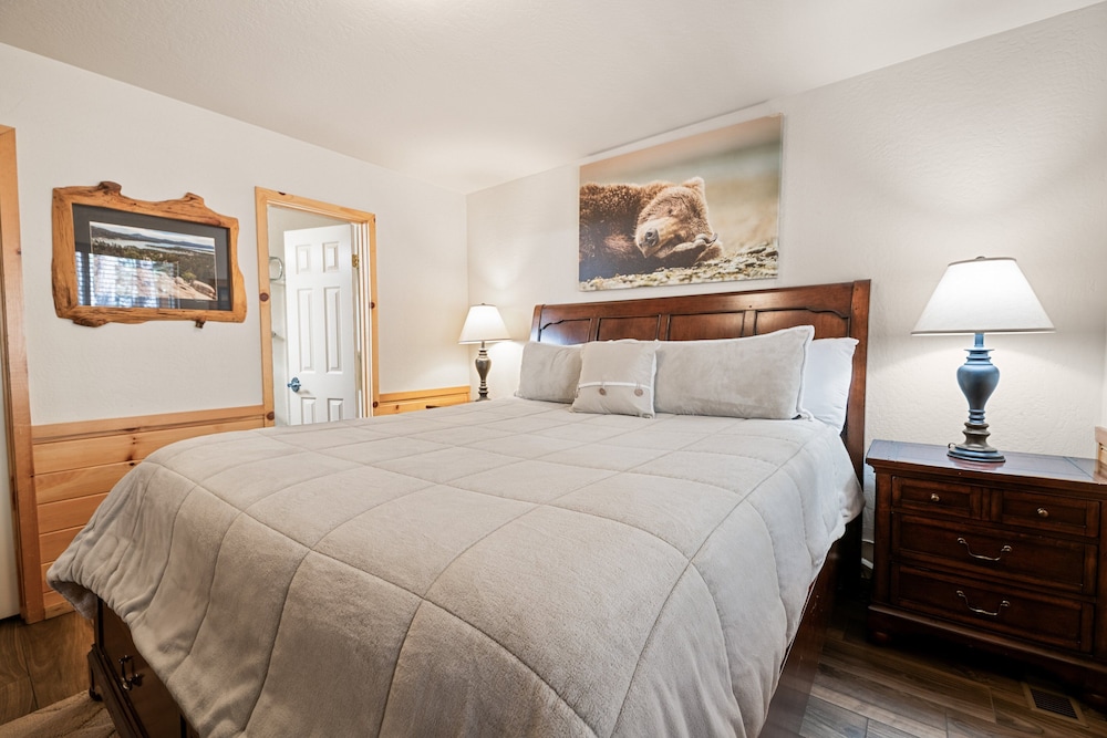House, Multiple Beds, Patio, Mountain View