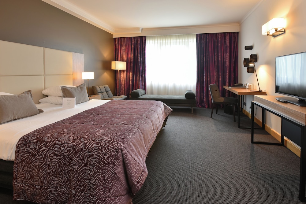 Superior Double or Twin Room, Bathtub photo 1