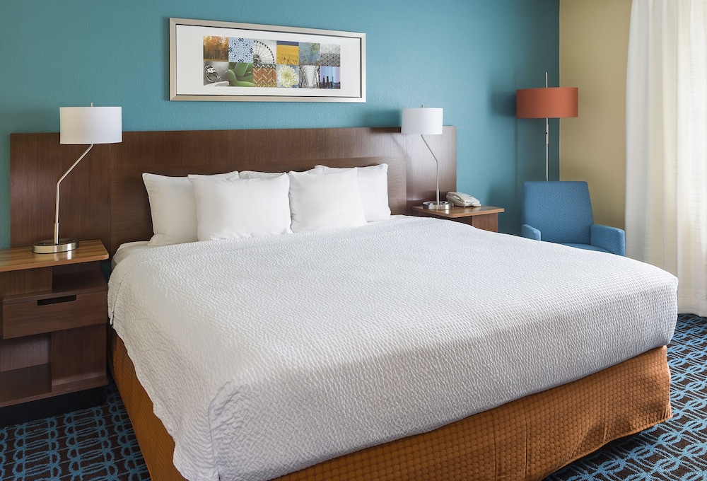 Room, 1 King Bed (Mobility/Hearing Accessible, Tub) - Photo 2