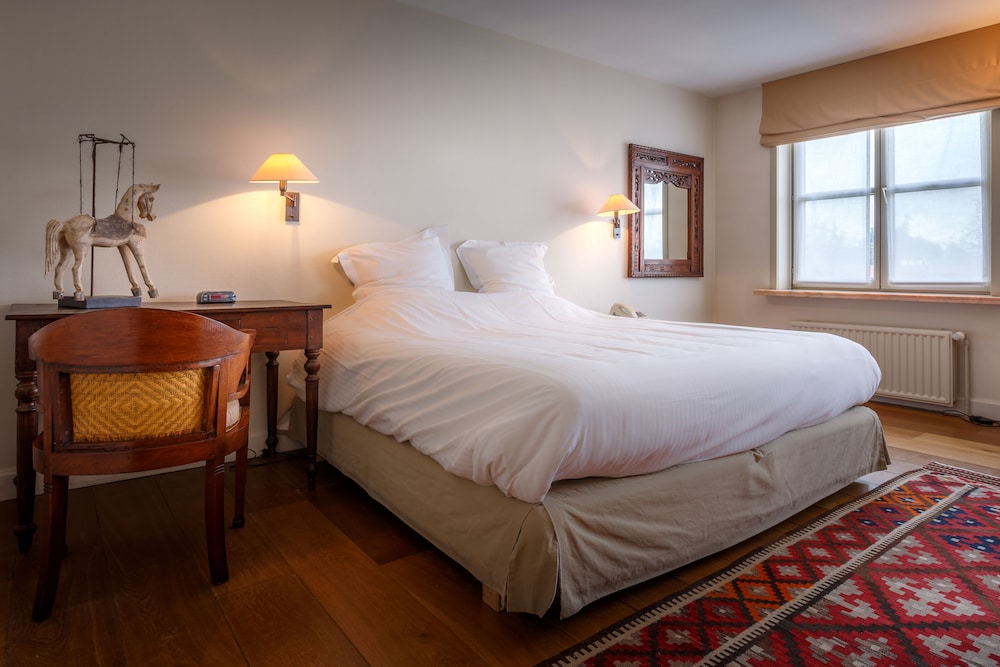 Deluxe Double Room, 1 King Bed photo 2