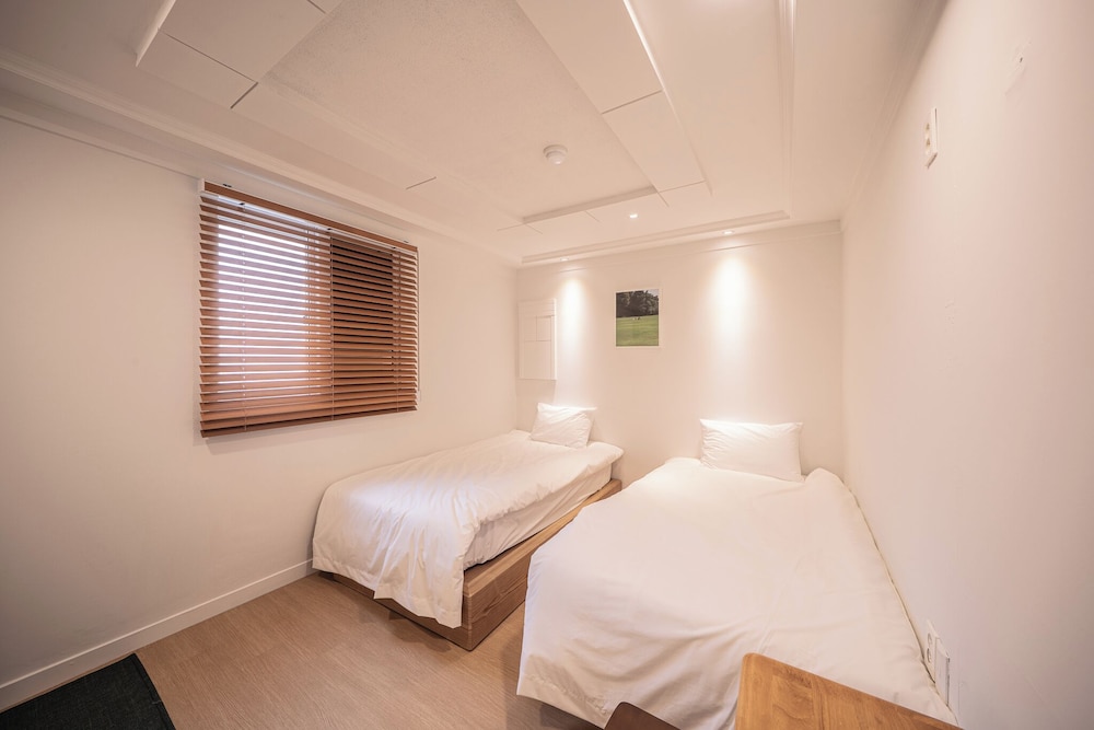 Business Twin Room