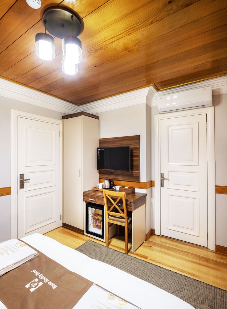 Standard Double or Twin Room photo 2