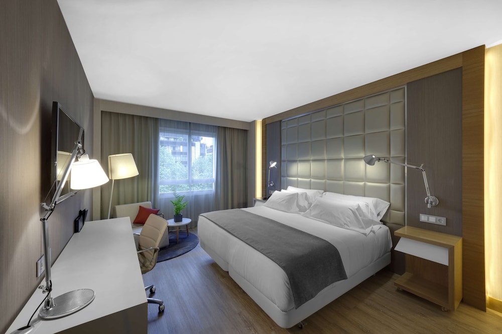 Premium Room (Extra Bed 3 Adults) - Photo 2