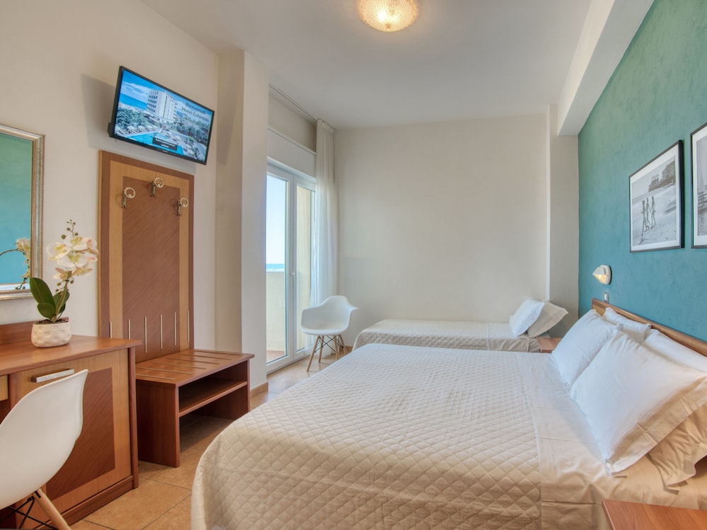 Panoramic Triple Room, Balcony, Oceanfront photo 1