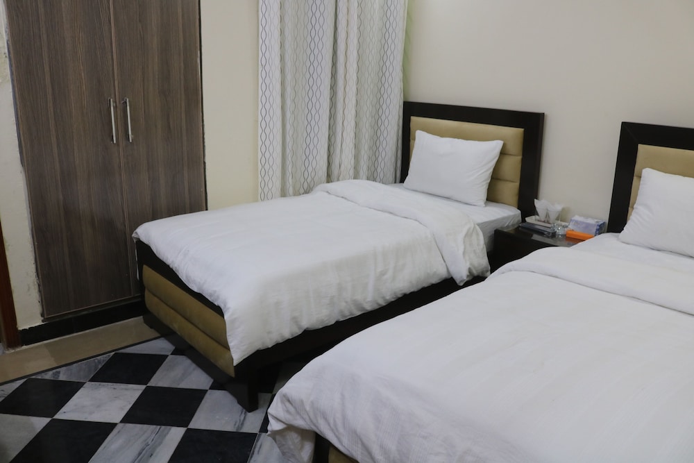 Double or Twin Room - Photo 1