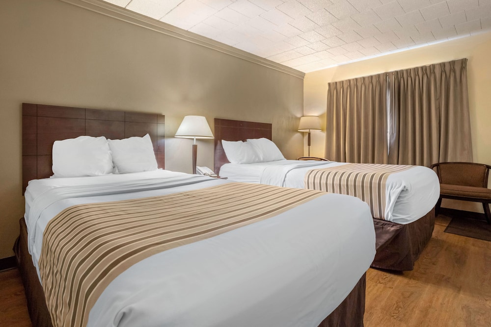 Standard Double Room, 2 Double Beds, Non Smoking - Photo 2