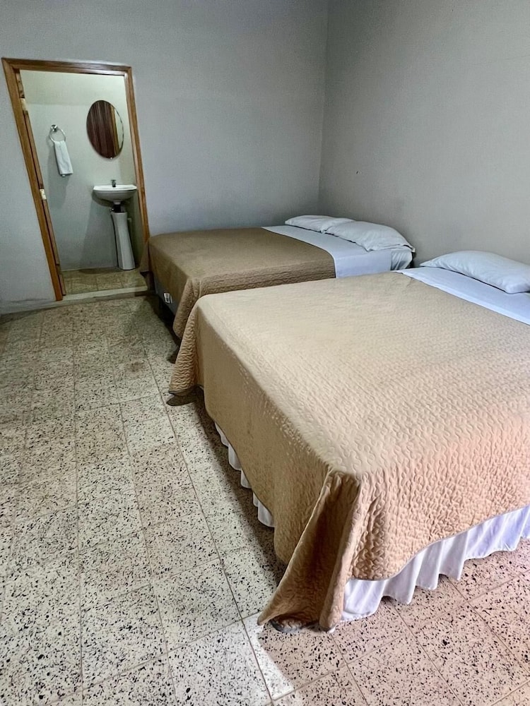 Basic Room, 2 Queen Beds photo 2