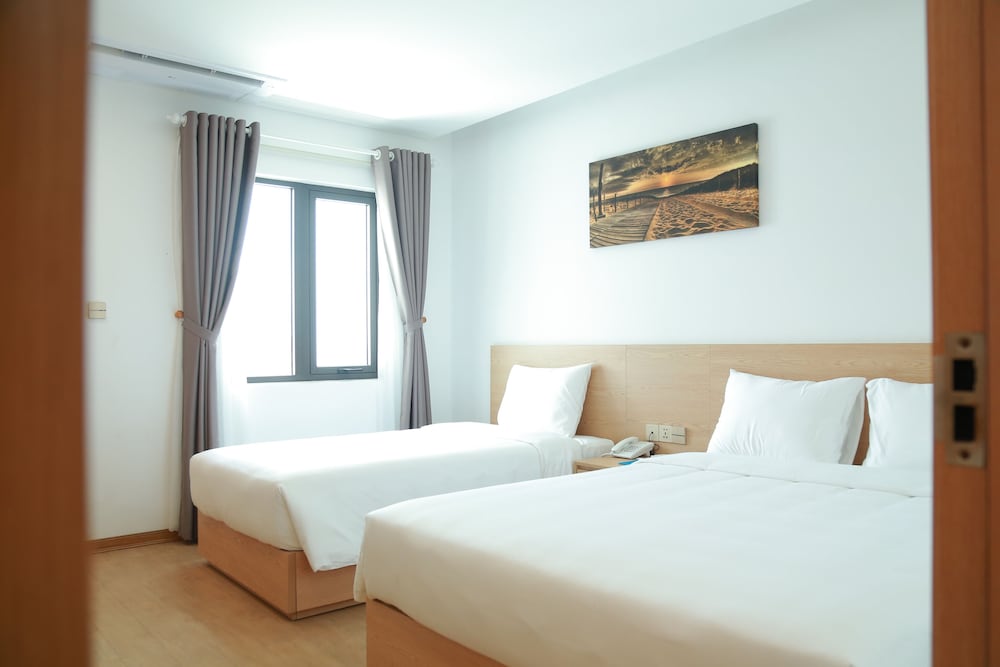 Superior Twin Room, City View