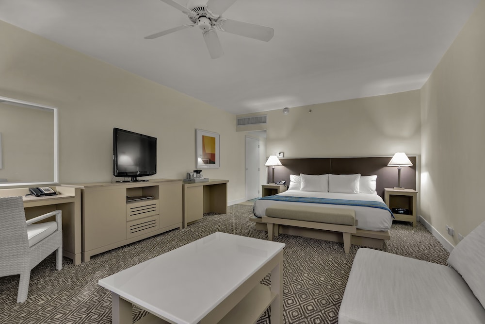 Room, 1 King Bed, Ocean View - Photo 4