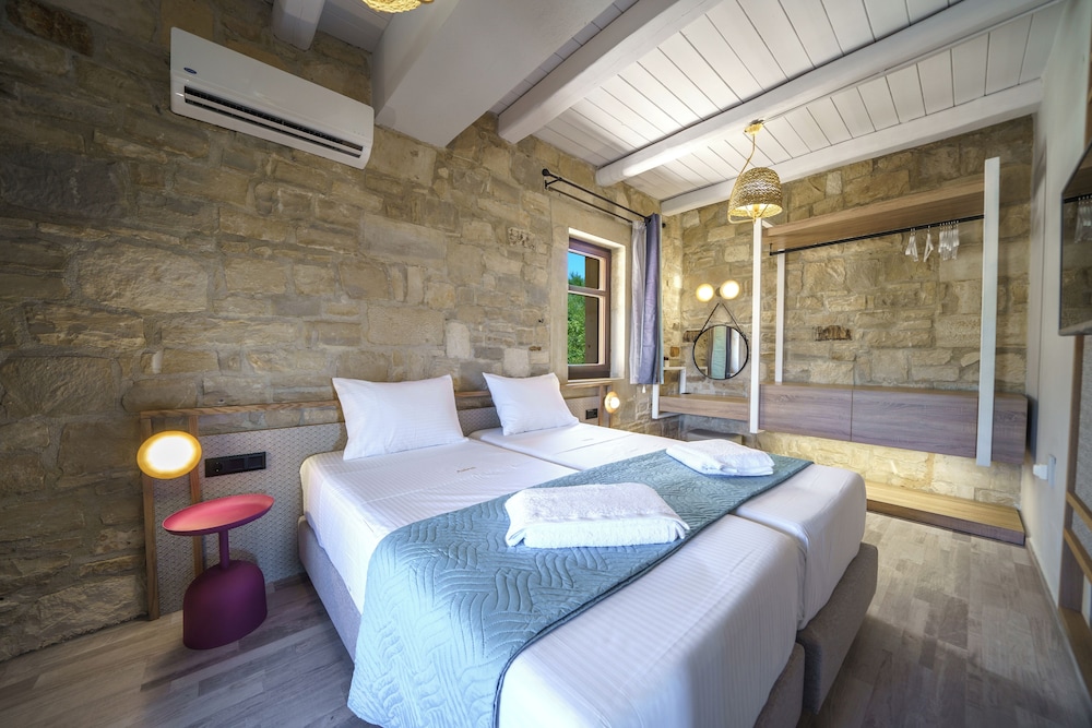 Exclusive Villa, 4 Bedrooms photo 2