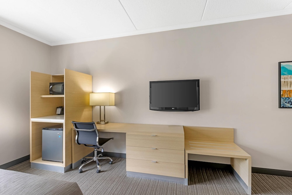 Standard, 2 Queen Beds, Ground Floor, Non Smoking - Photo 5