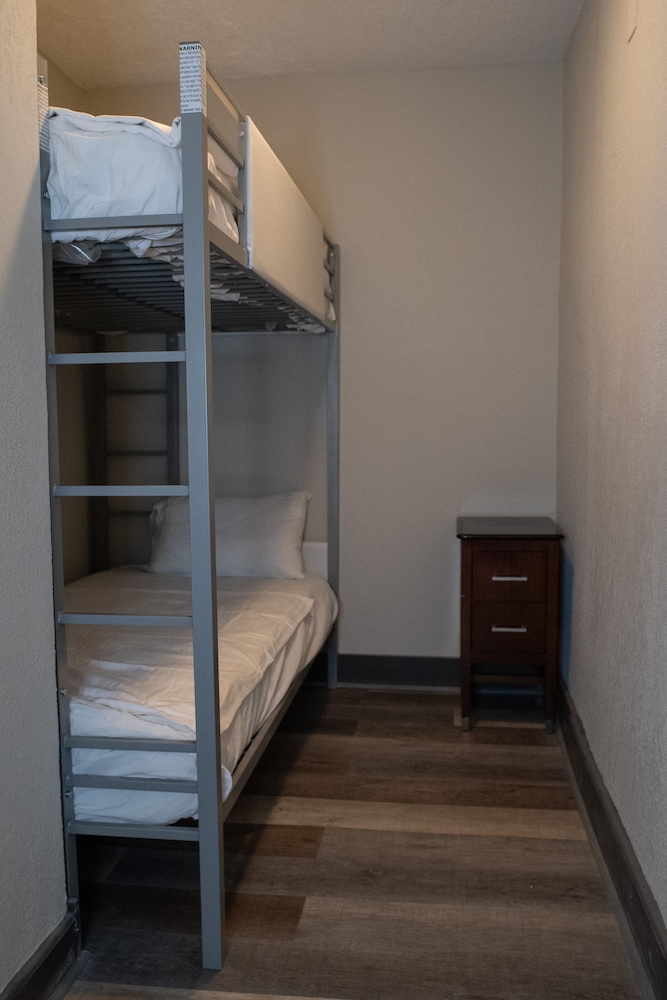 Room, Multiple Beds