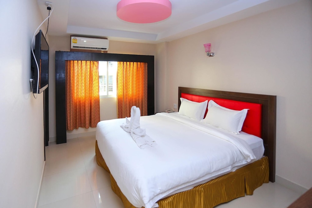 Standard Room, 1 King Bed photo 1