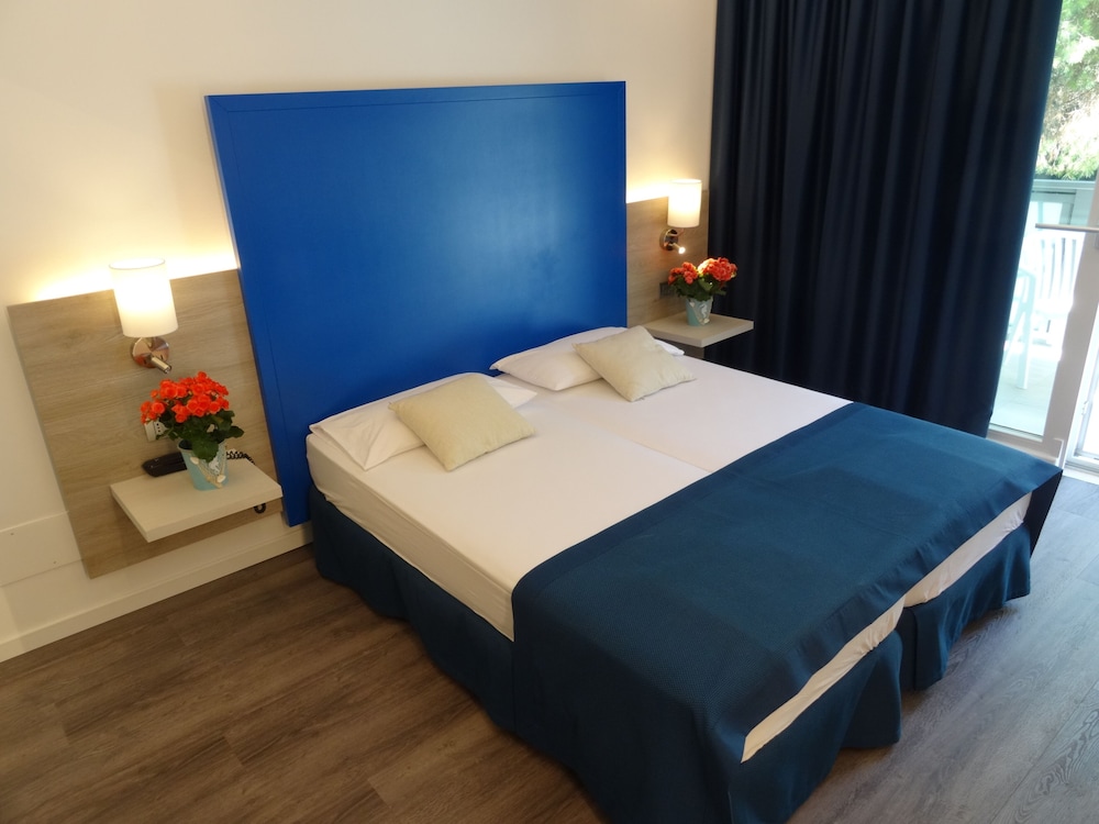Junior Quadruple Room photo 1