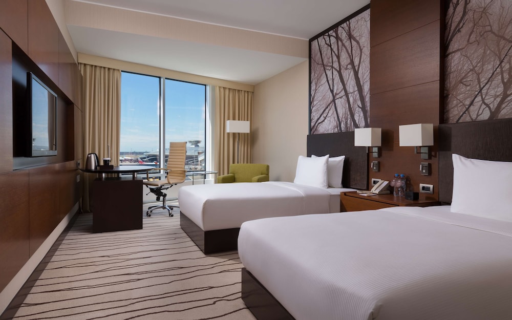 Executive Twin Room, Club Lounge Access photo 2
