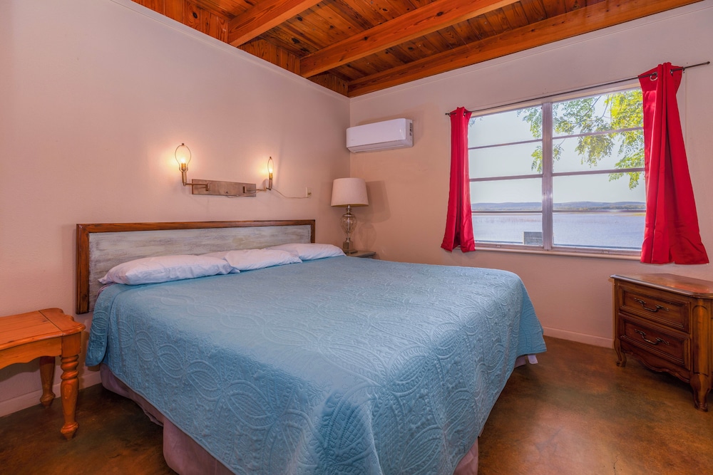 Cabin, 1 King Bed, Lake View photo 3
