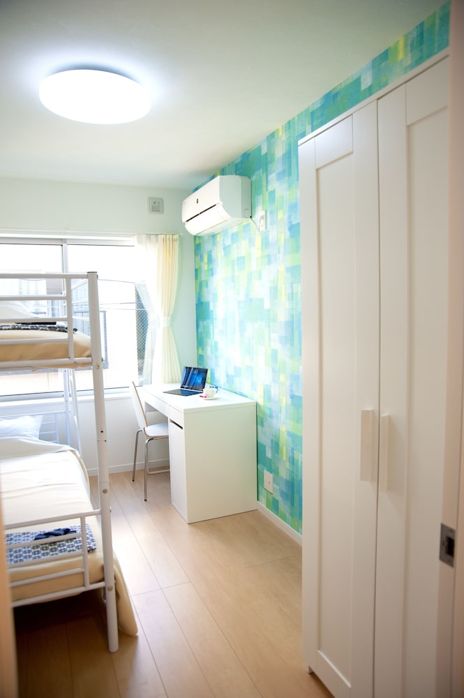 Basic Apartment photo 1