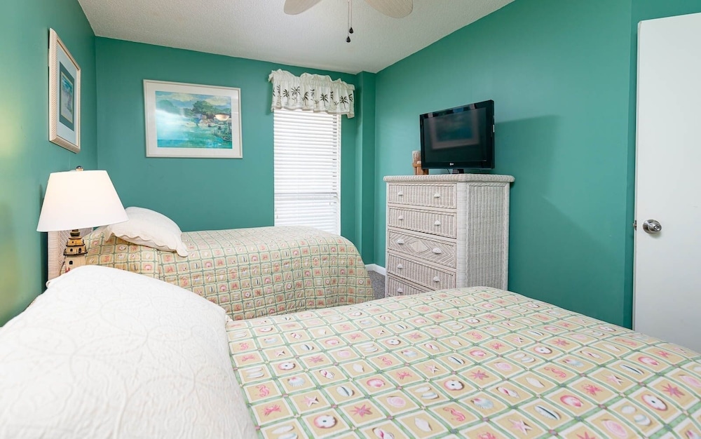 Condo, 3 Bedrooms