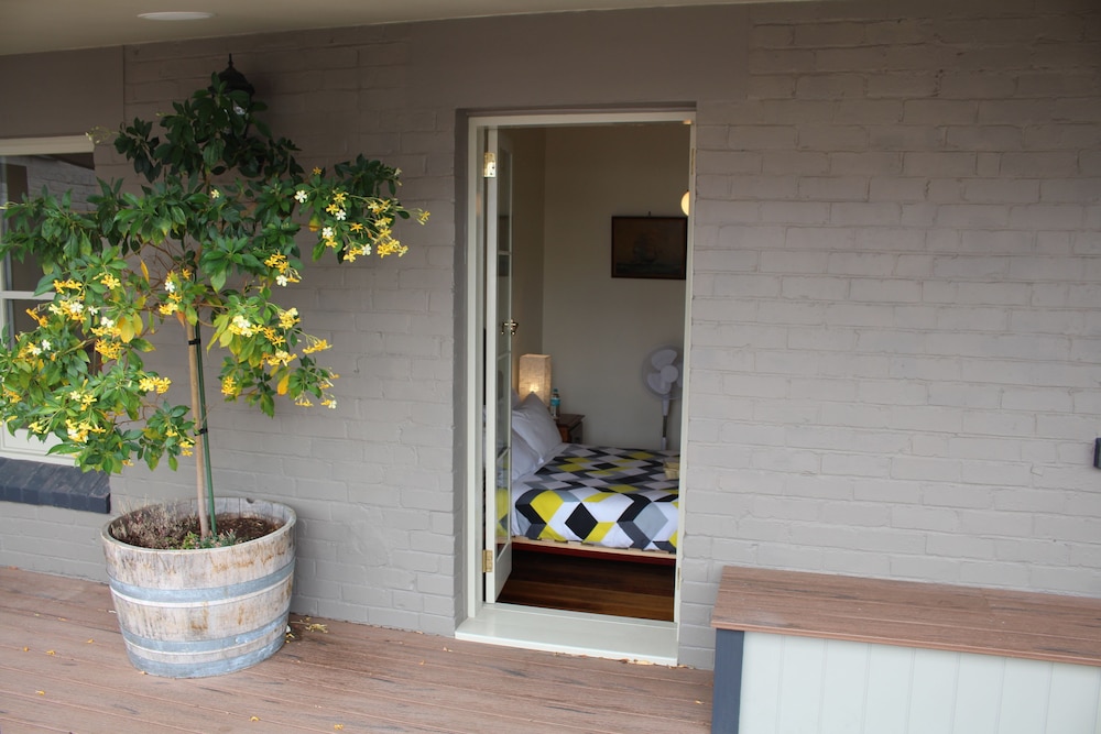 Private Double (Deck Access) with Shared Bathroom thumbnail 6