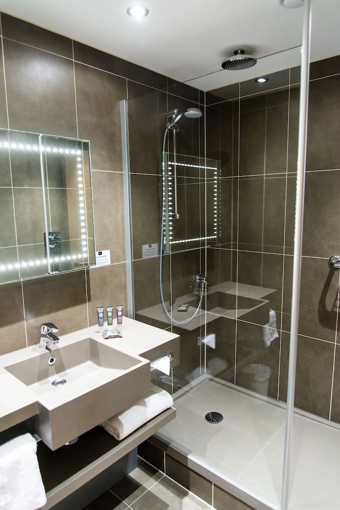 Superior Room, 1 Queen Bed (Premium) - Photo 9