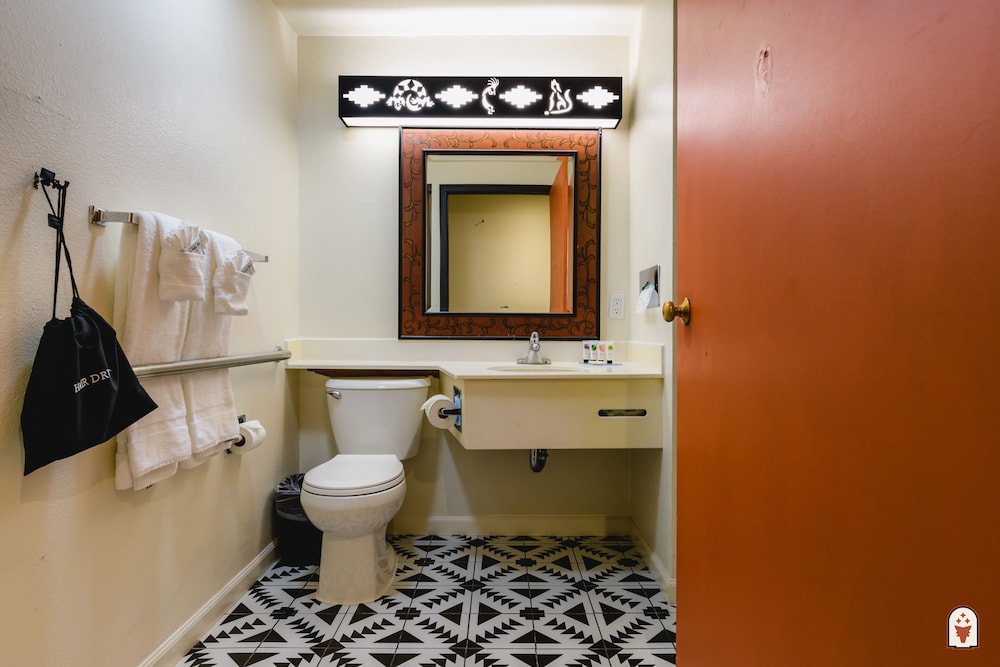 Room, 2 Queen Beds, Accessible (Handicap Accessible Double Queen Room) - Photo 10