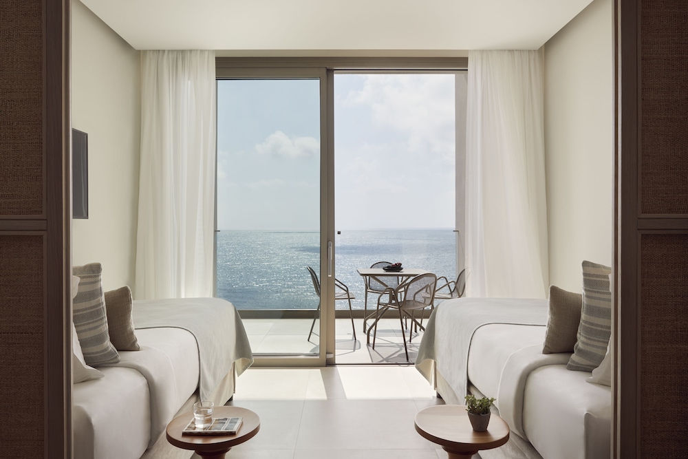 Family Room Sliding Door Sea View - Photo 2