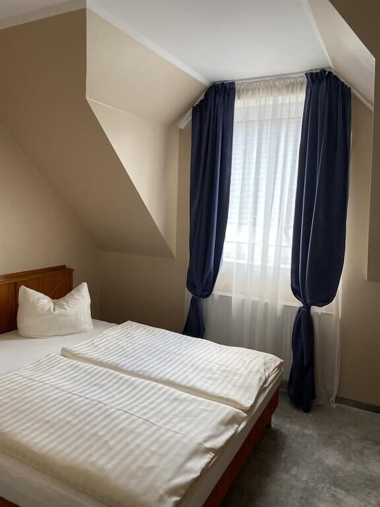 Basic Quadruple Room photo 3
