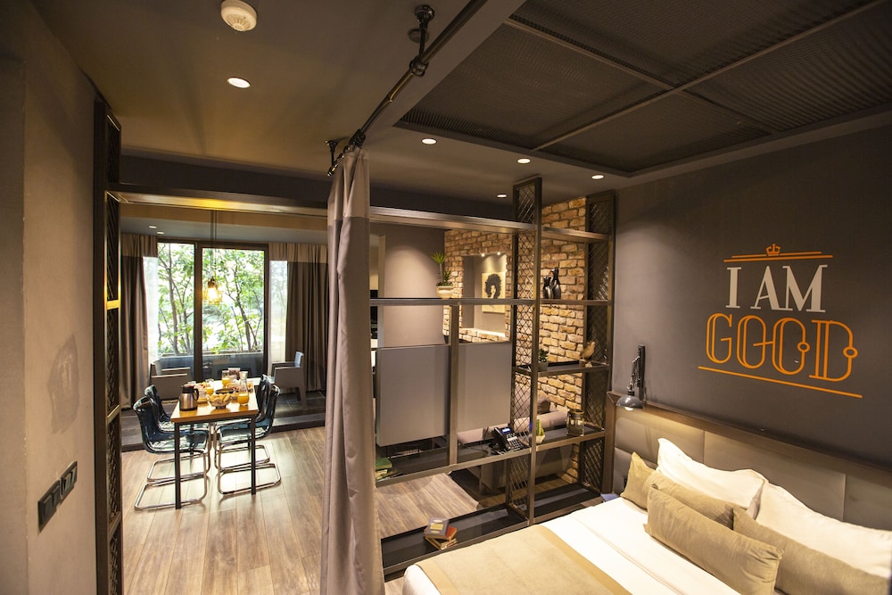 Junior Jacuzzi Suite photo 3